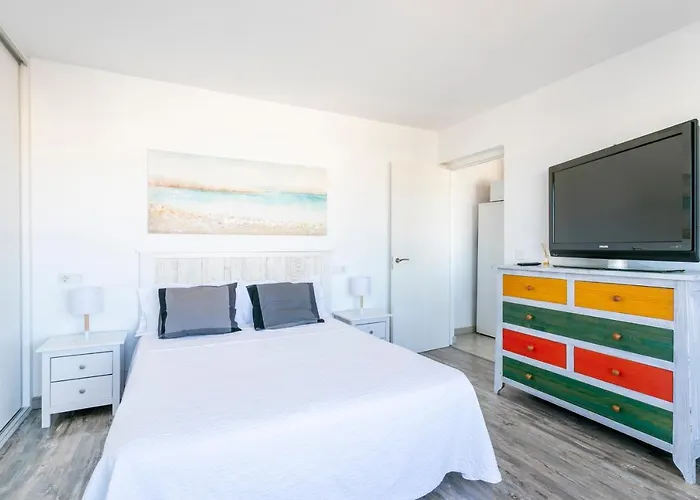 Beach Suite, city & mountain view